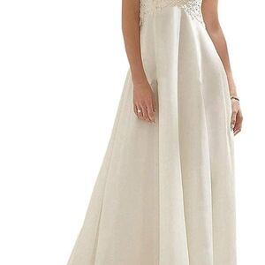 Elegant Ivory Lace-Accent Maxi Dress